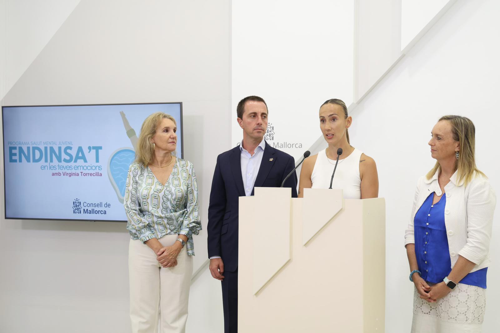 El president Galmés i la futbolista Virginia Torrecilla presenten el cicle formatiu «Endinsa’t en les teves emocions».