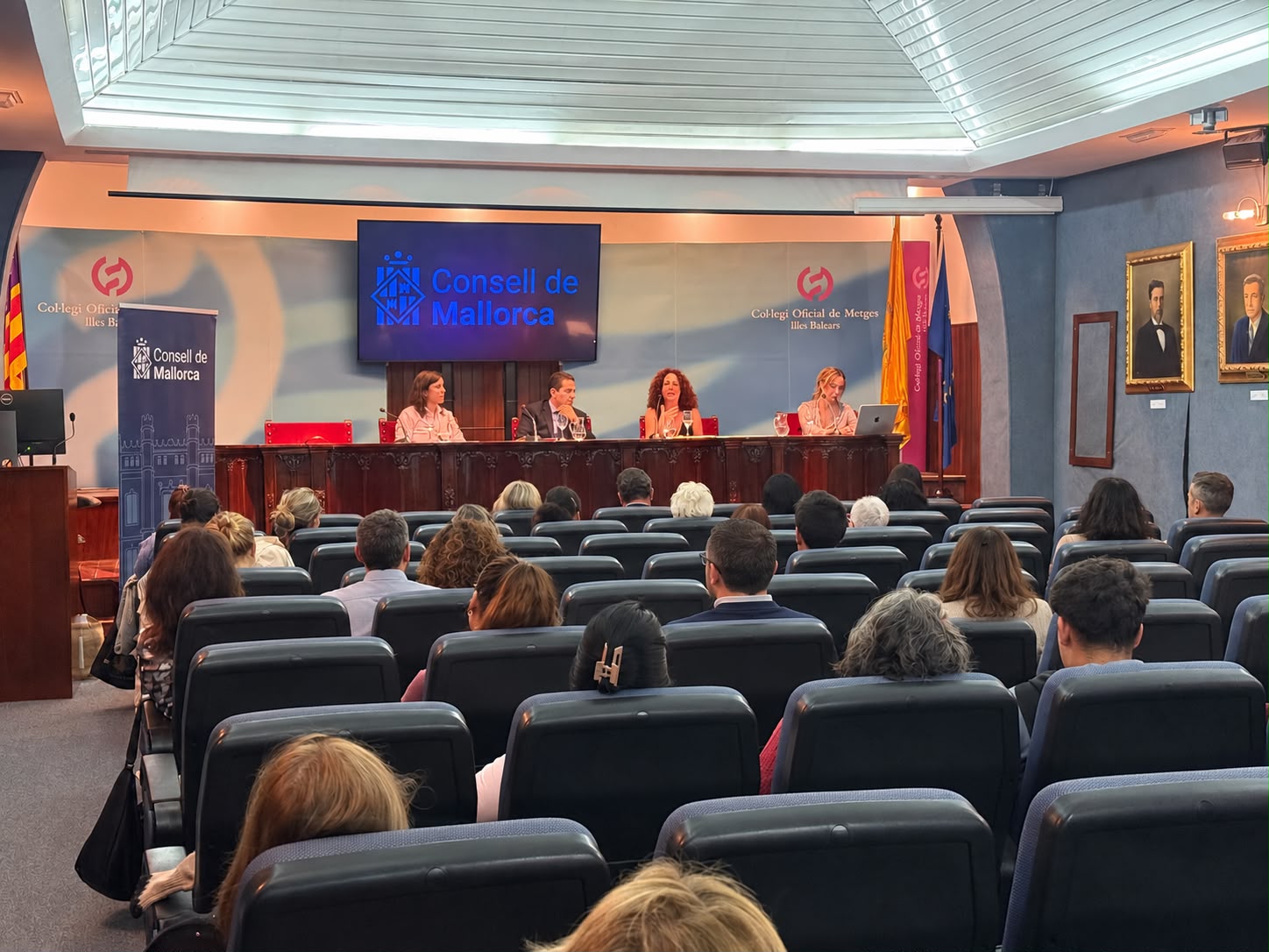 Primera conferencia del ciclo <em>Endinsa’t en les teves emocions</em>.