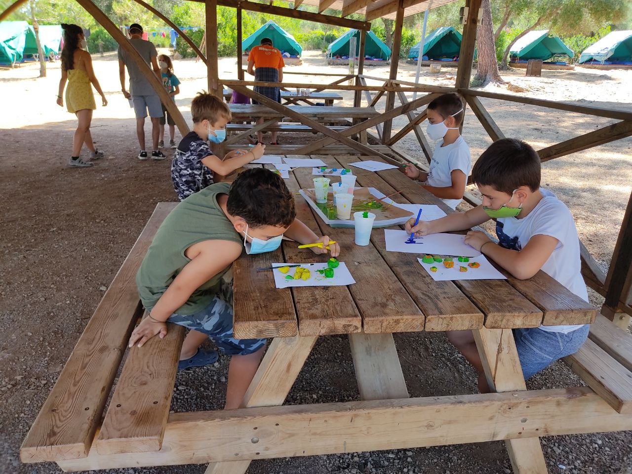 547 infants i joves d’entre 8 i 15 anys han participat en els campaments de la Victòria 2020.